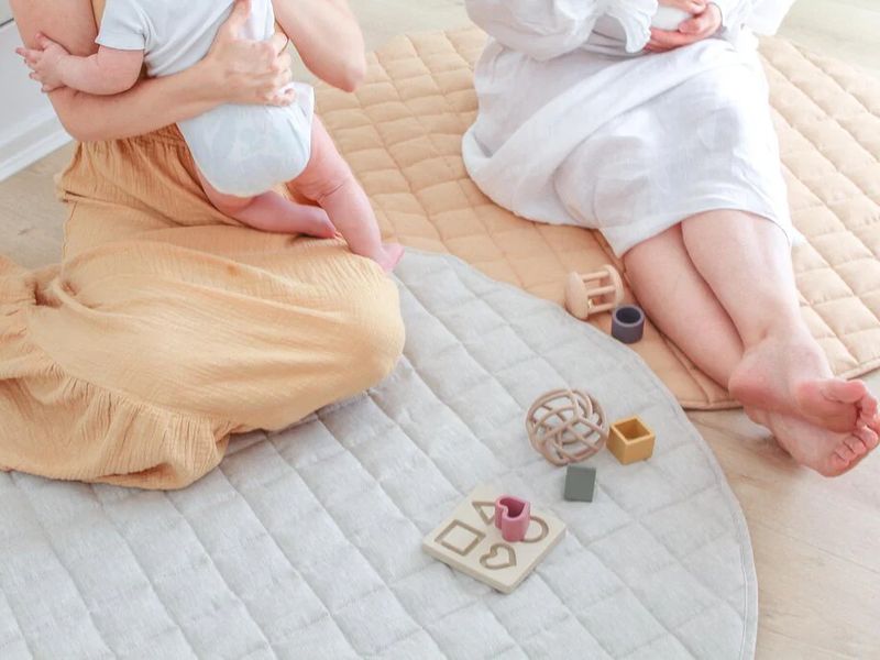 Who Can Benefit From Using a Baby Play Mat?