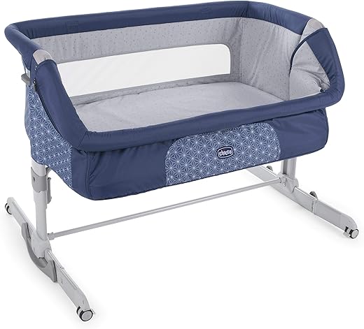 Chicco Next2Me Dream Bedside Crib for Babies with Mattress, Rocking Chair Function, Foldable Side, Adjustable Height, Mesh Panel, Wheels and Travel Bag 0-6 Months, 9 kg (Navi)