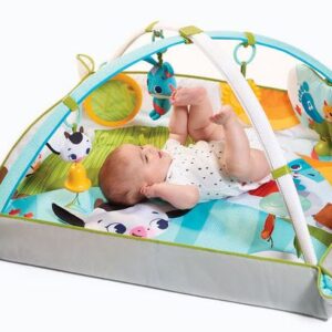 Gymini Kick & Play baby mat with borders pulled up